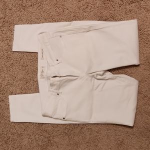 White skinny jeans